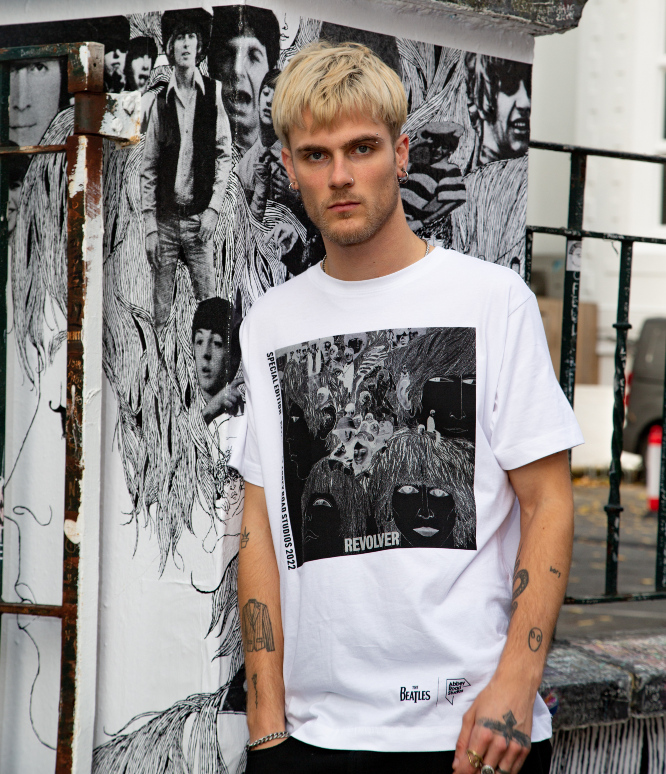 Abbey Road Studios - The Beatles Revolver T-Shirt